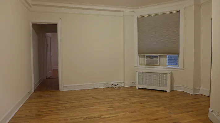 Rented by Metropolitan Equities | media 7