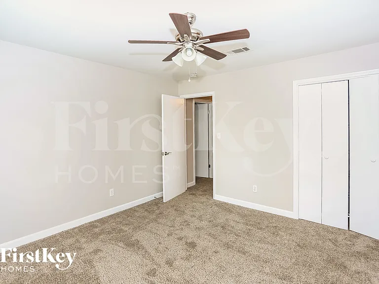 6404 Pencade Ln — Photo 11