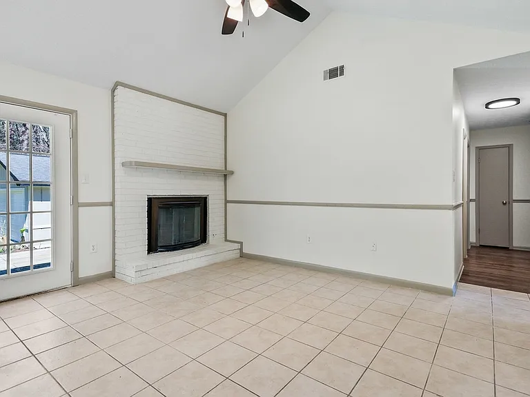 102 Mulberry Way — Photo 5
