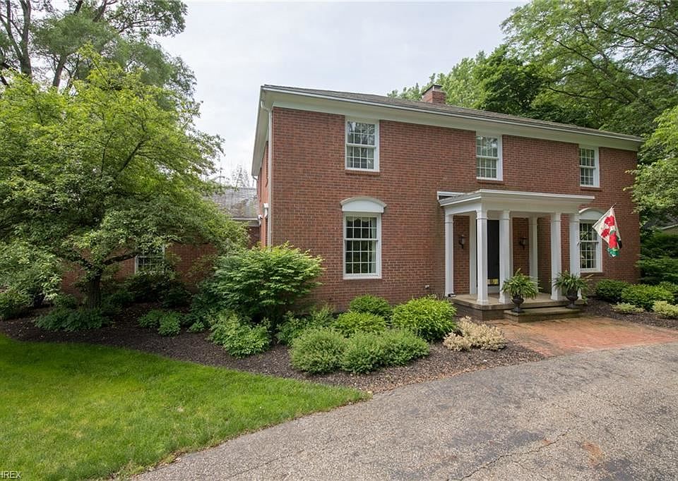 2nd image of 32590 Woodsdale Ln