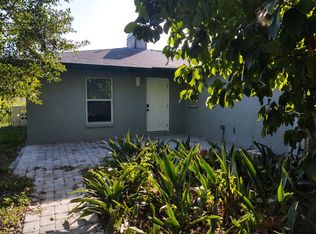 2208 N Lockwood Ridge Rd #B, Sarasota, FL 34234