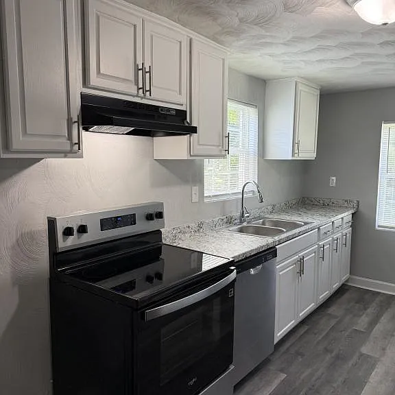1033 Mapole Ave — Photo 3