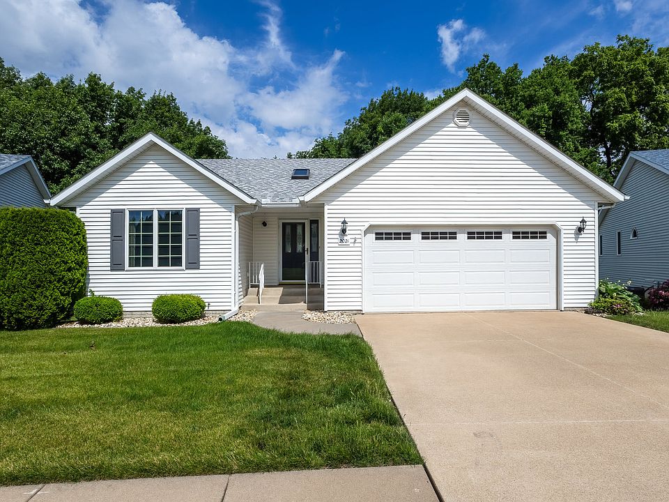 1st image of 2021 Villa Pines Cir