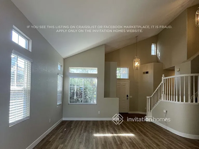 9255 Boulder Falls Ct — Photo 3
