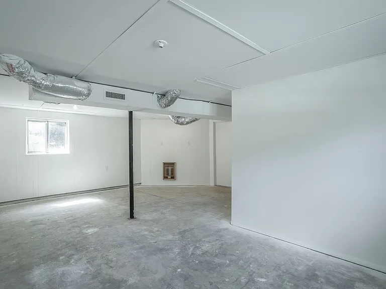 1364 Meadowood Dr — Photo 30