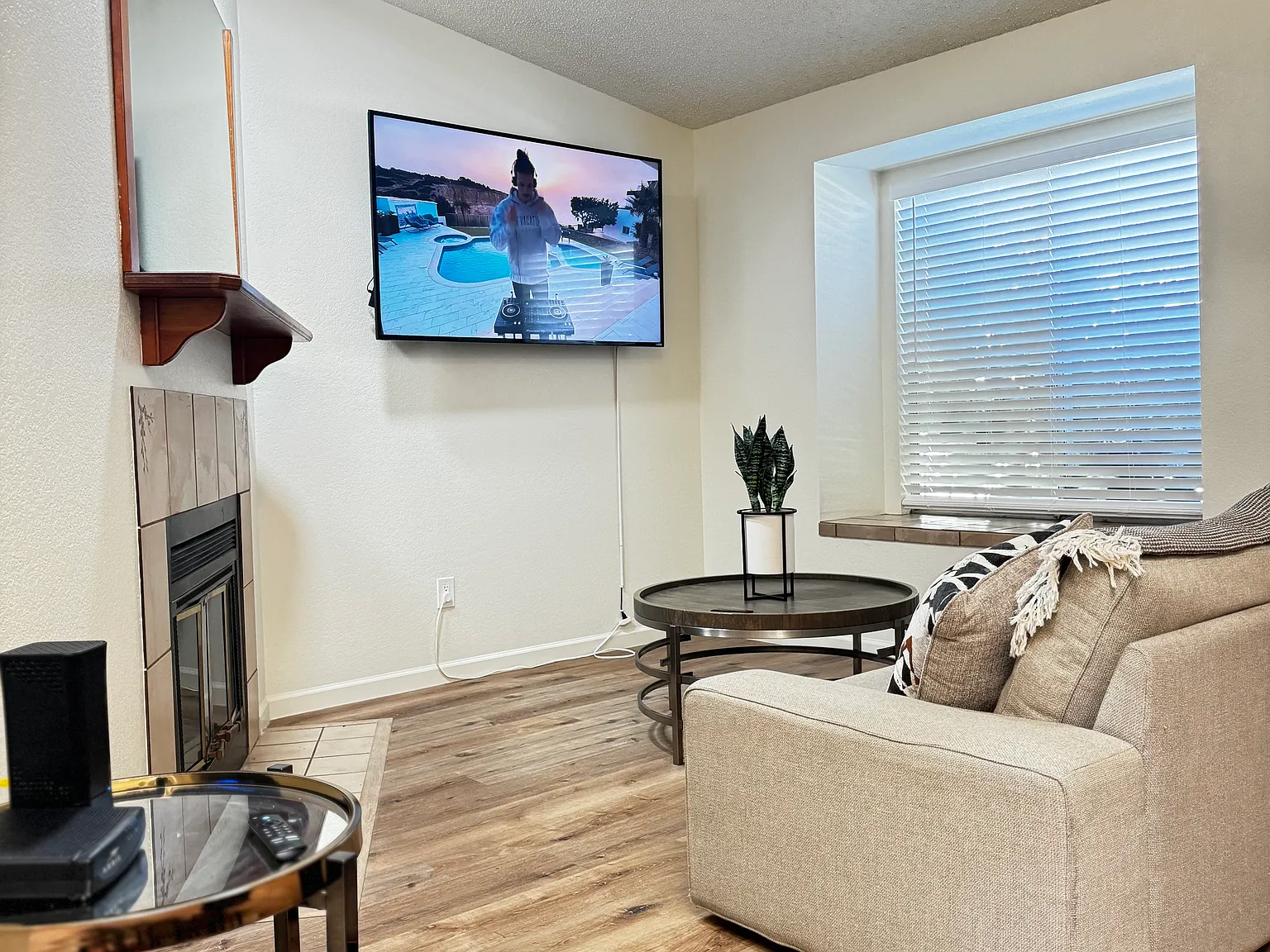 1 bed, 642 sqft, $2,000 — Photo 1