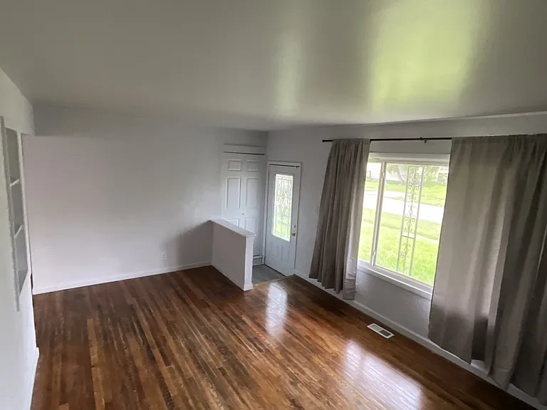 6230 Natchez Dr — Photo 2