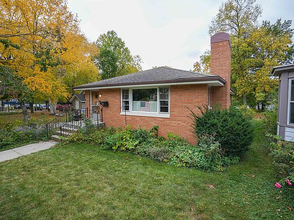 4th image of 315 Lawn Ave