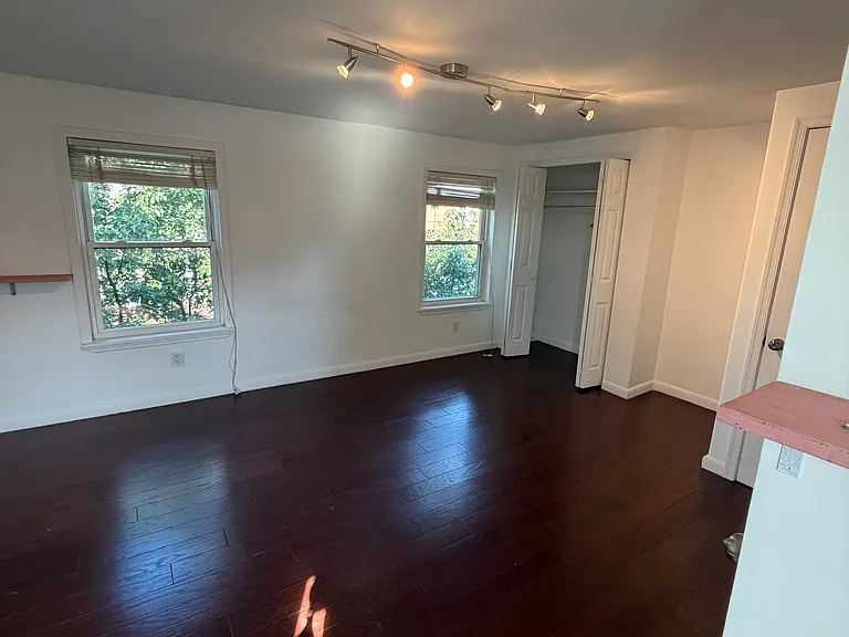 2331 E Susquehanna Ave — Photo 10