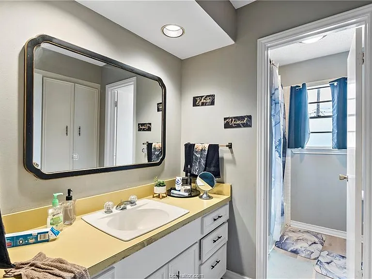 2508 Memorial Dr — Photo 20