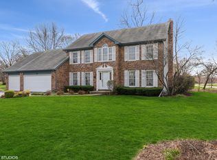 812 Steeplechase Ct, Saint Charles, IL 60174