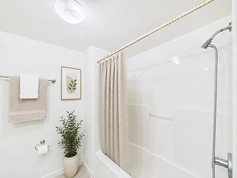 2055 Fitzwater St — Photo 8