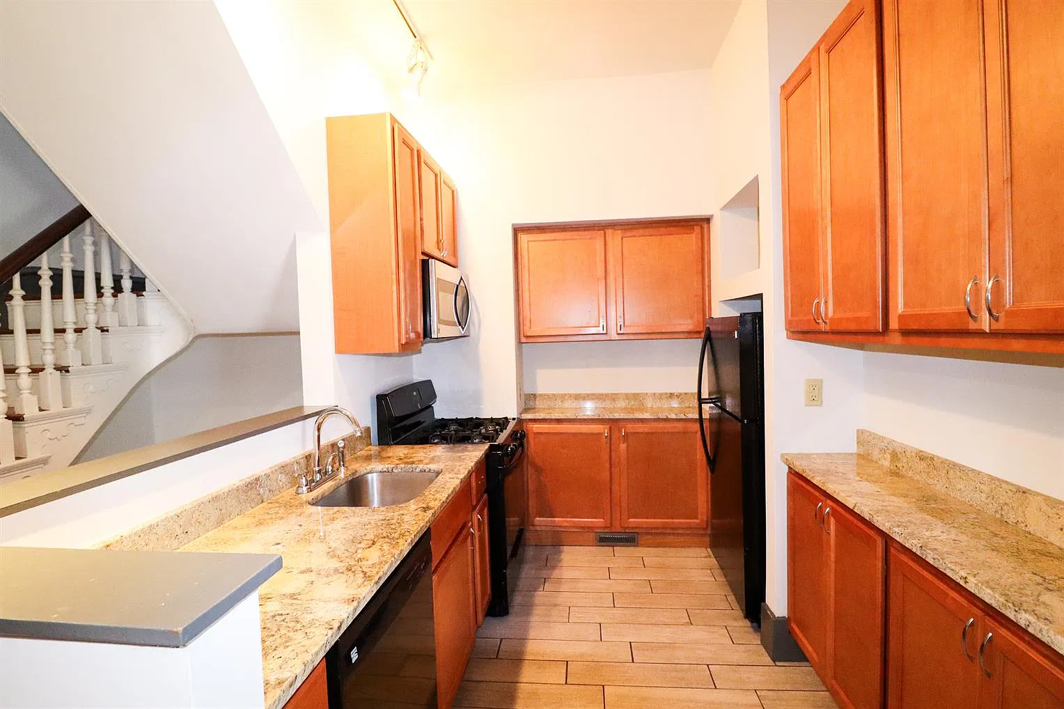 2650 Bellevue Avenue — Photo 1