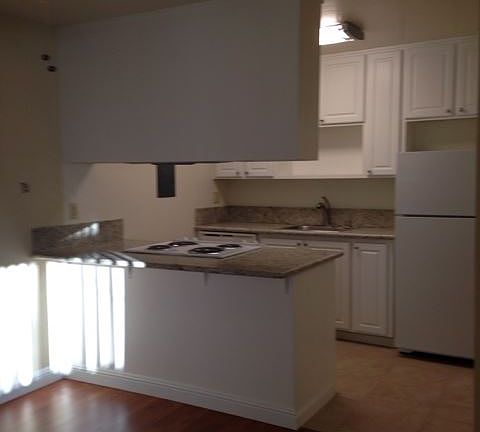 4th image of 2815 H St APT 08