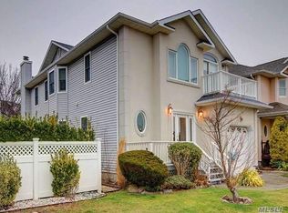 265 W Pine St, Long Beach, NY 11561
