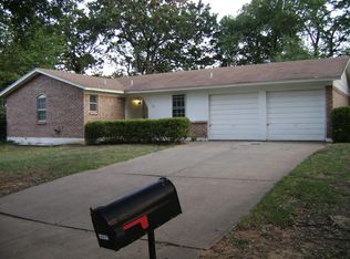 427 Holder Dr, Hurst, TX 76053