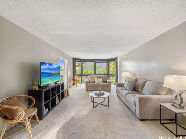 501 Hahaione St APT 3H, Honolulu, HI 96825