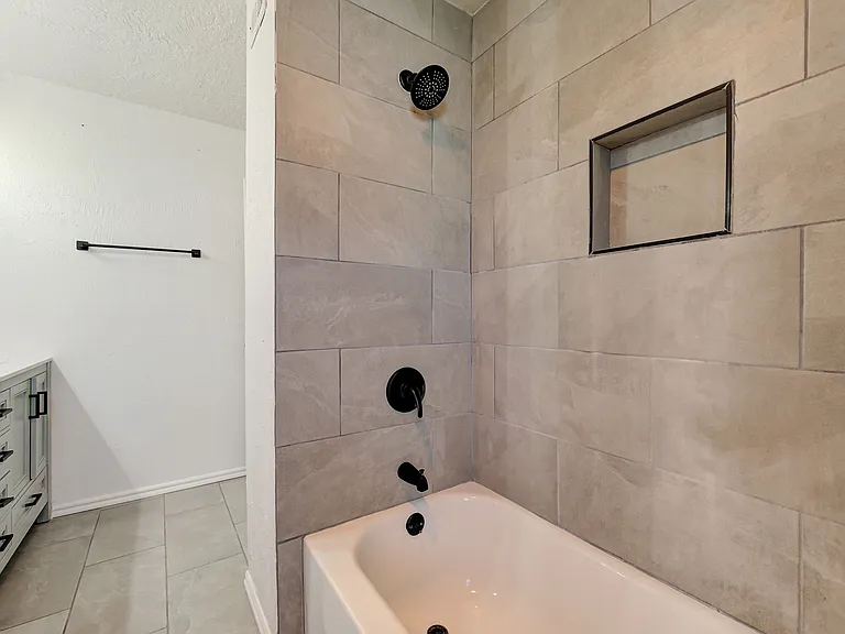 727 Vicksburg Ave — Photo 45