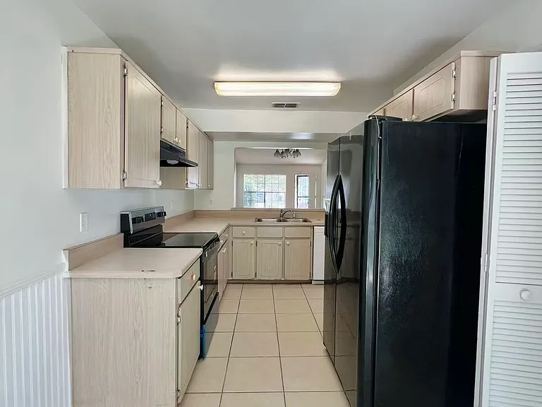 234 Lovell Ln — Photo 8