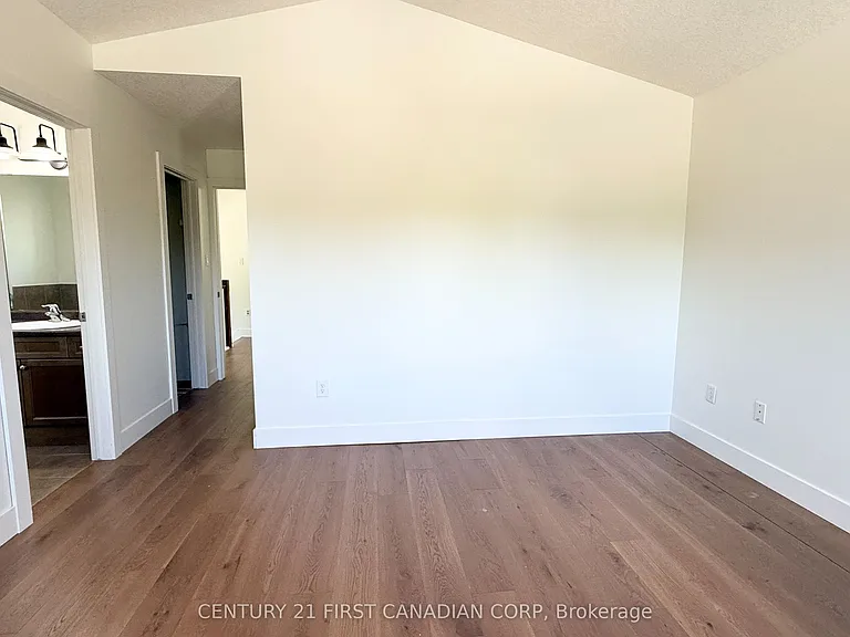 197 Baxter St — Photo 19