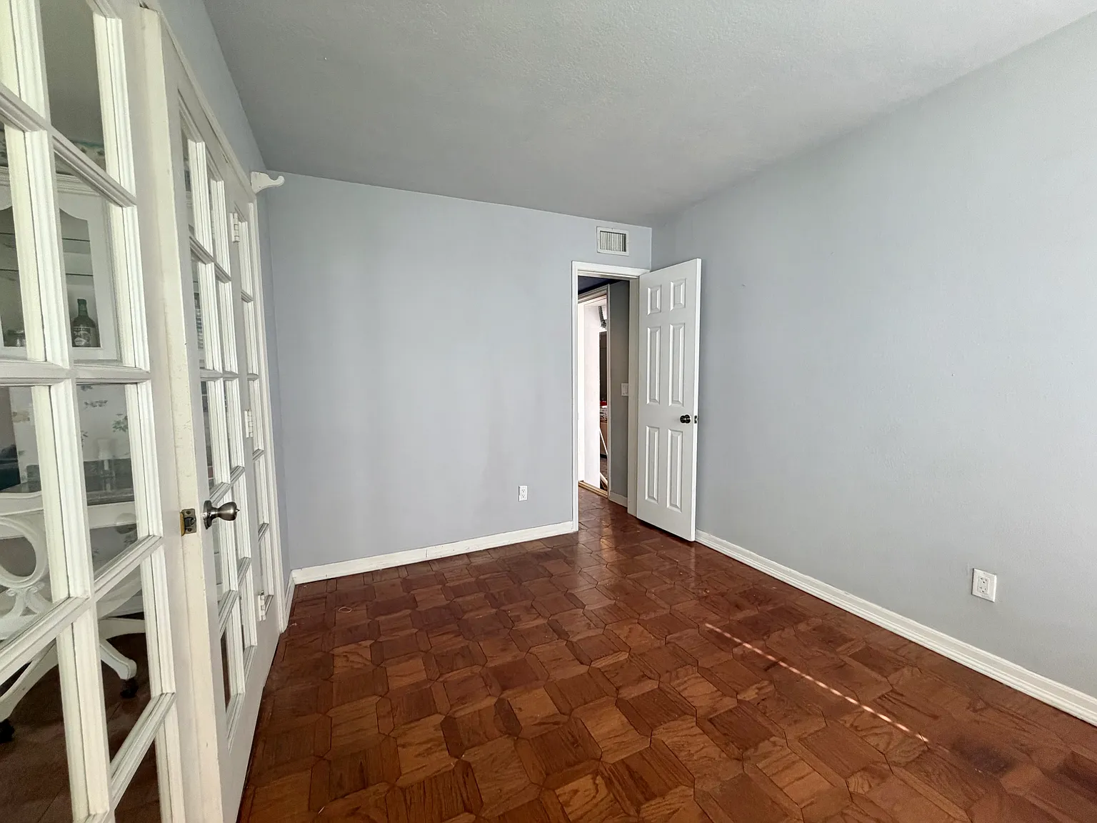 5152 Dunbar Dr — Photo 1
