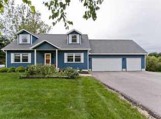 1614 High View Dr, Mount Vernon, IA 52314