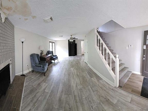 5th image of 2404 Holly Dr