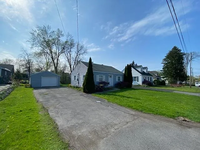 3 Genesee Ave — Photo 1