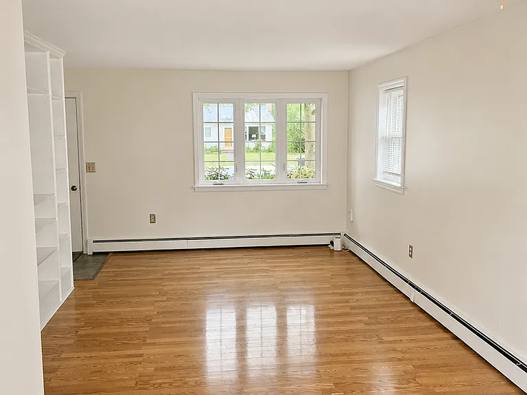 246 Howard St — Photo 9