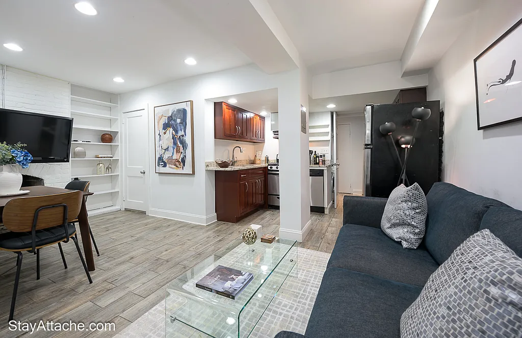 1809 19th Street NW Unit 1, Washington, DC 20009 in Dupont Circle — Photo 4