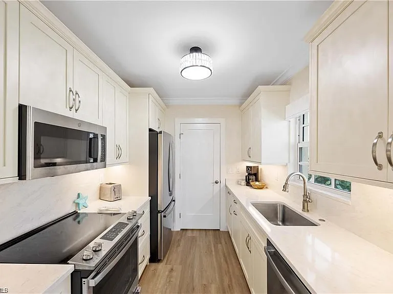 3070 Gulf Shore Blvd N #103 — Photo 27