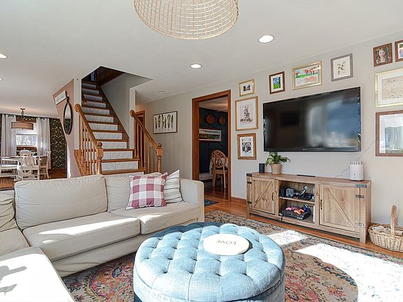 4th image of 1 Brookside Cir