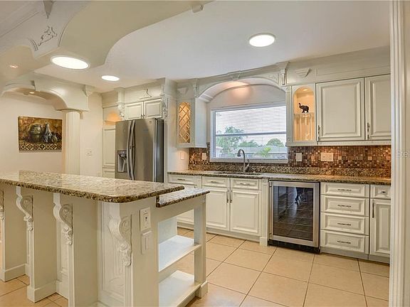 4th image of 1525 Picardy Cir