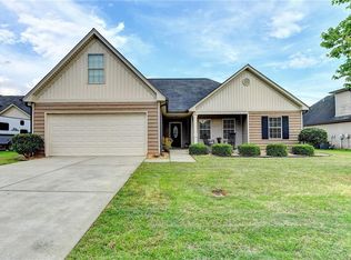 275 Stillwood Dr, Winder, GA 30680