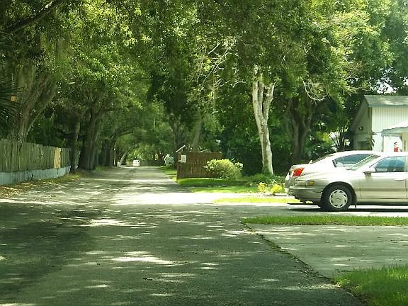 5th image of 1946 Elaine Dr