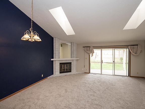 4th image of 617 Wellington Ct