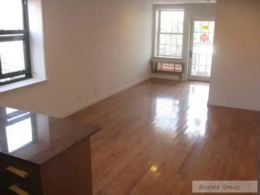 Rented by Bouklis Group | media 18