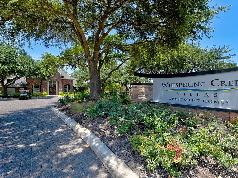 Whispering Creek Villas Apartment Homes — Photo 20
