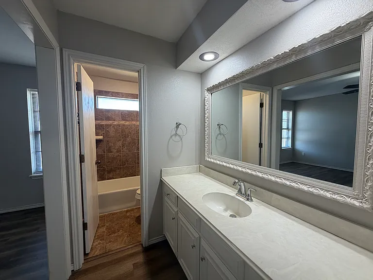 3401 Essex Ave — Photo 14