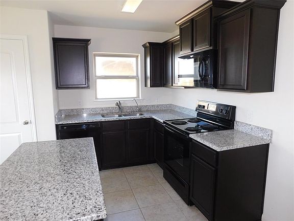 5th image of 213 Kennedy Dr