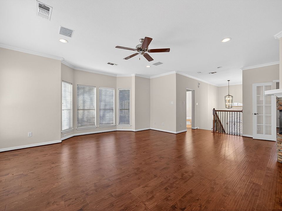 1st image of 5735 Richmond Ave #J