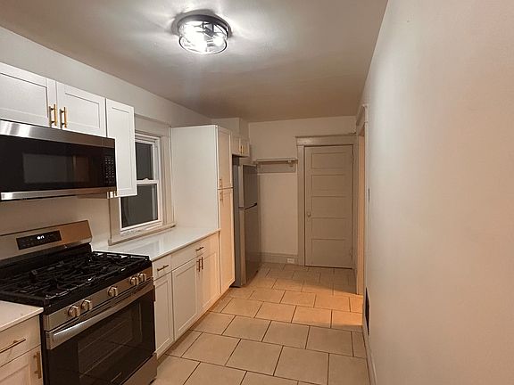 3rd image of 5456 Rolston Ave