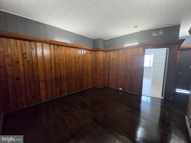 633 E Allegheny Ave — Photo 8