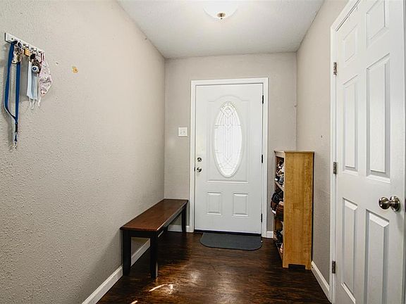 5th image of 617 Idlewilde Dr