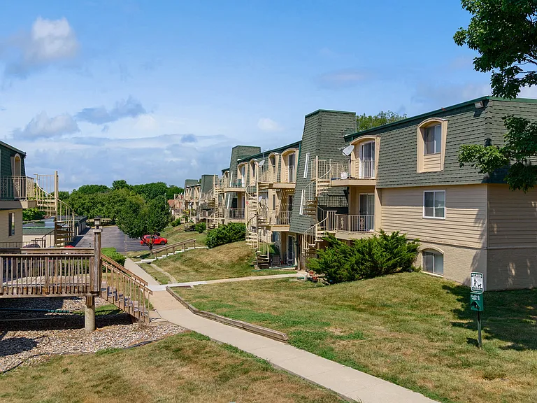 Sherwood Glen — Photo 4