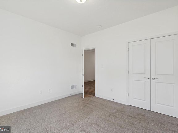 5th image of 299 Edie Cir #114