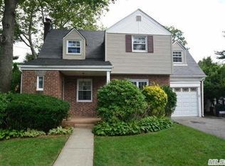 859 Sprague St, Baldwin, NY 11510