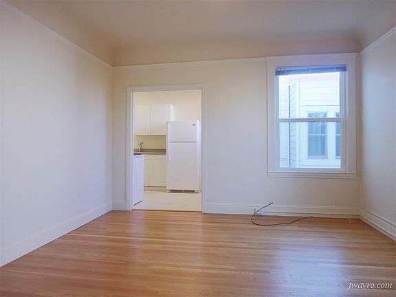 5th image of 3006 Gough St APT 203