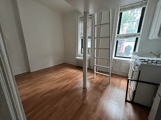 Rented by Triumph Property Group | media 18