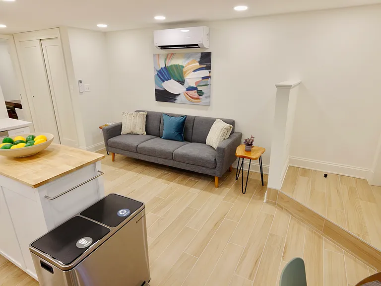 921 S Carolina Ave SE #BASEMENT — Photo 2